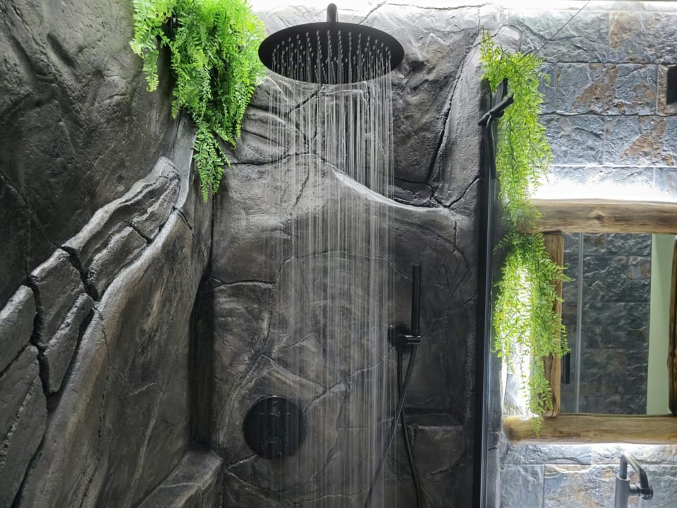 Shower, Natural landscape