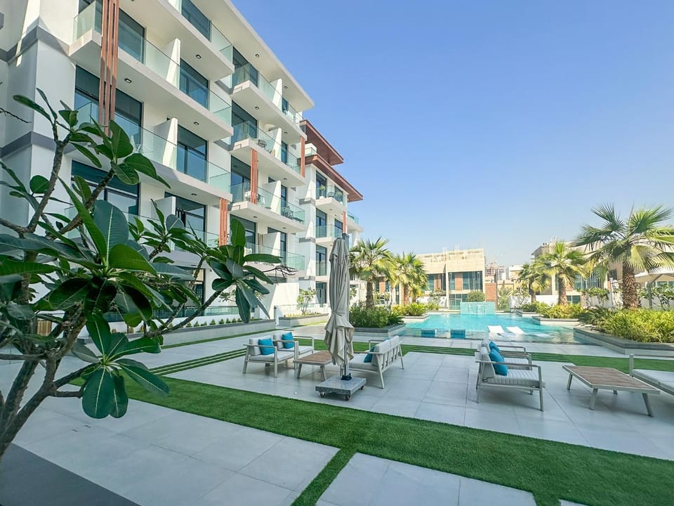 Property building, Swimming pool