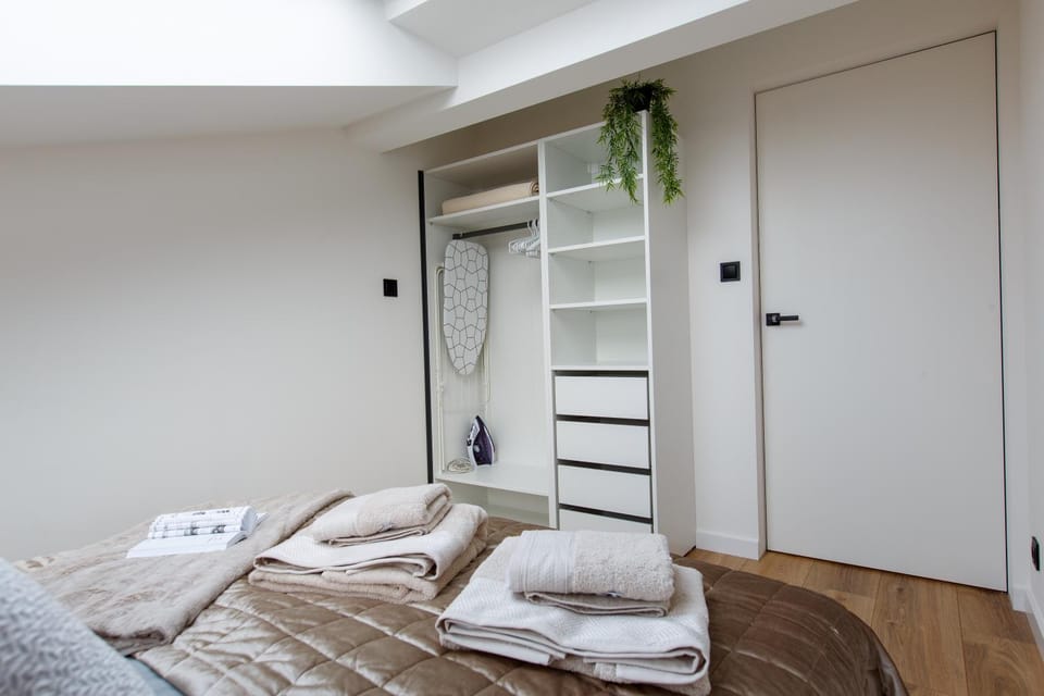 Apartamenty PREMIUM 55 Faktura VAT, obok Rynku Centrum, Parking, wysoki standard, spokojna i cicha okolica, Parking, high standard, peaceful and quiet area Apartment in Poland