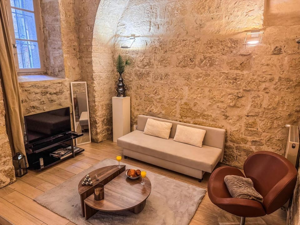 Communal lounge/ TV room, TV and multimedia, Living room, Seating area