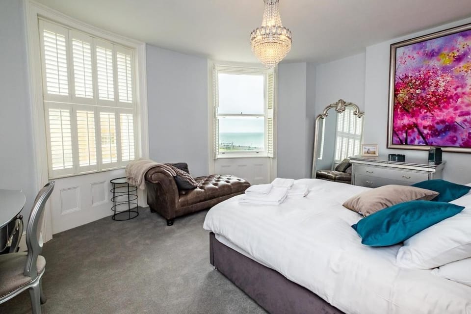 Beautiful Regency flat by Sea Apartment in Hove