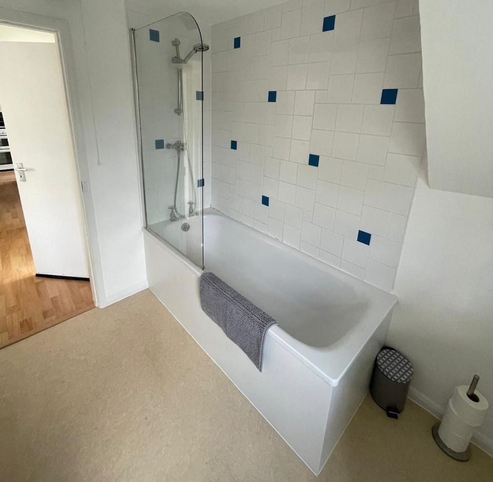 Fantastic Two Bedroom Courtyard Apartment Apartment in Wycombe District