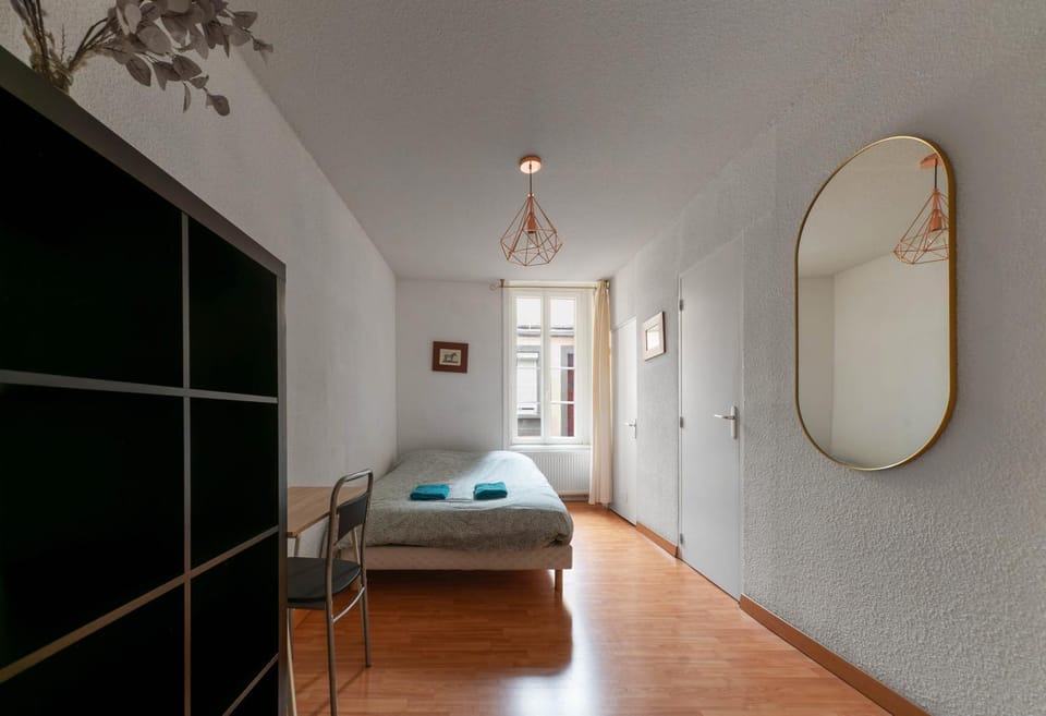 Bed, Photo of the whole room, Bedroom