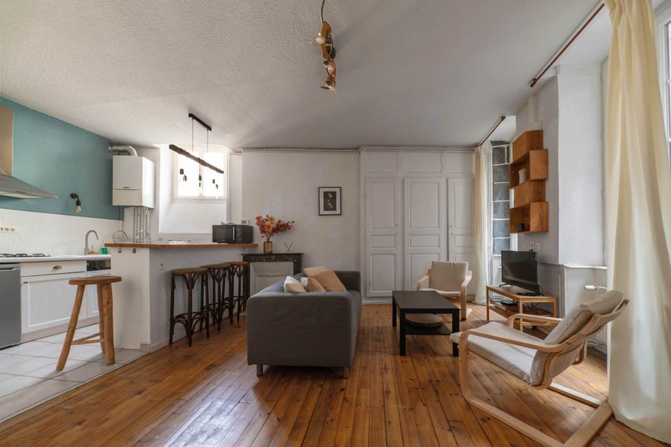 Kitchen or kitchenette, Living room, Dining area