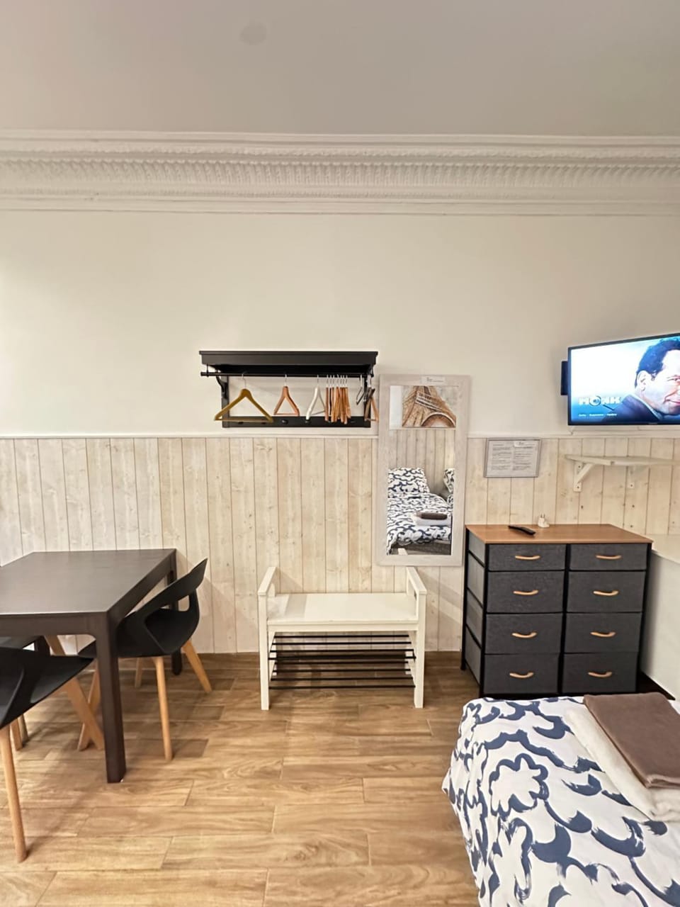 Bed, TV and multimedia