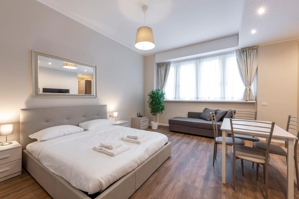 Bed, Living room, Photo of the whole room, Seating area, Bedroom, towels