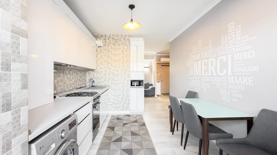 Kitchen or kitchenette, Living room, Seating area, Dining area, pet friendly, stove