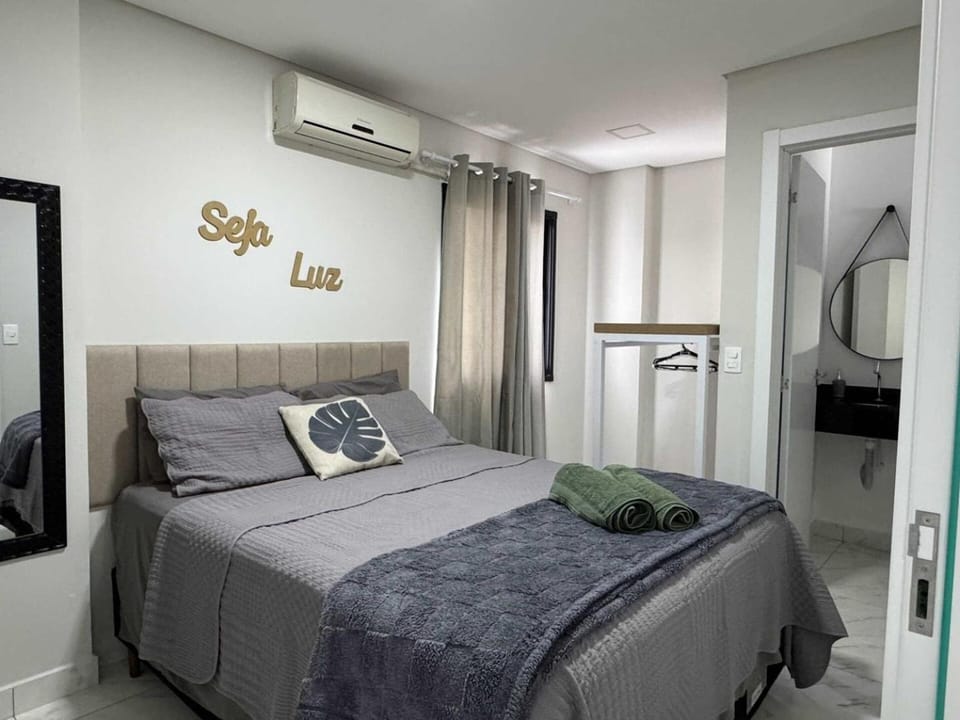 Imóvel climatizado, localizado em um prédio novo e equipado com tudo o que você precisa para uma experiência de hospedagem incrível na cidade de Toledo. Apartment in State of Paraná