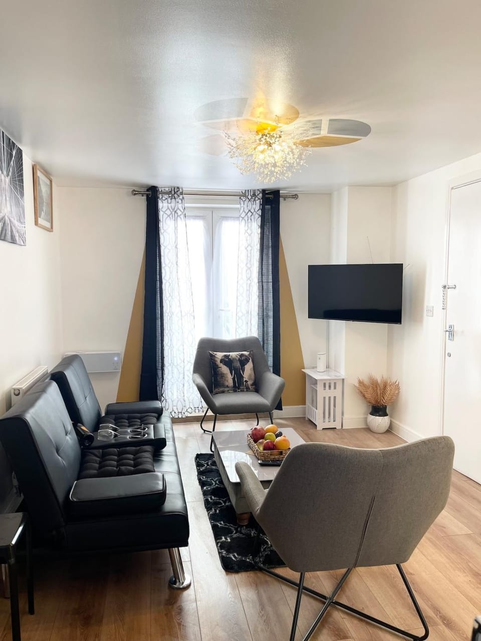 TV and multimedia, Seating area