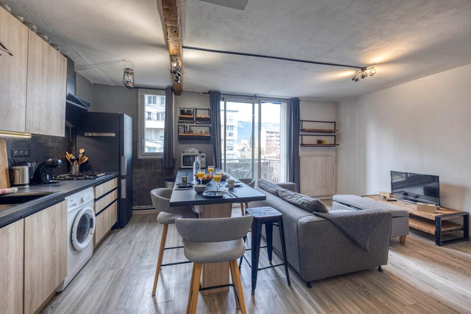 TV and multimedia, Kitchen or kitchenette, Dining area