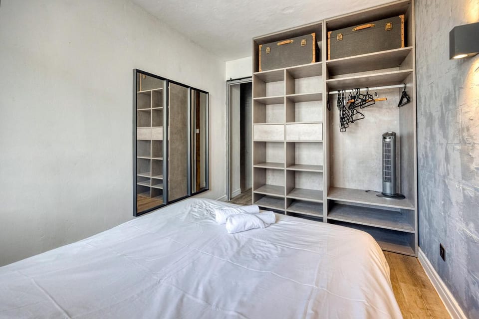 Bed, Photo of the whole room, Bedroom, wardrobe