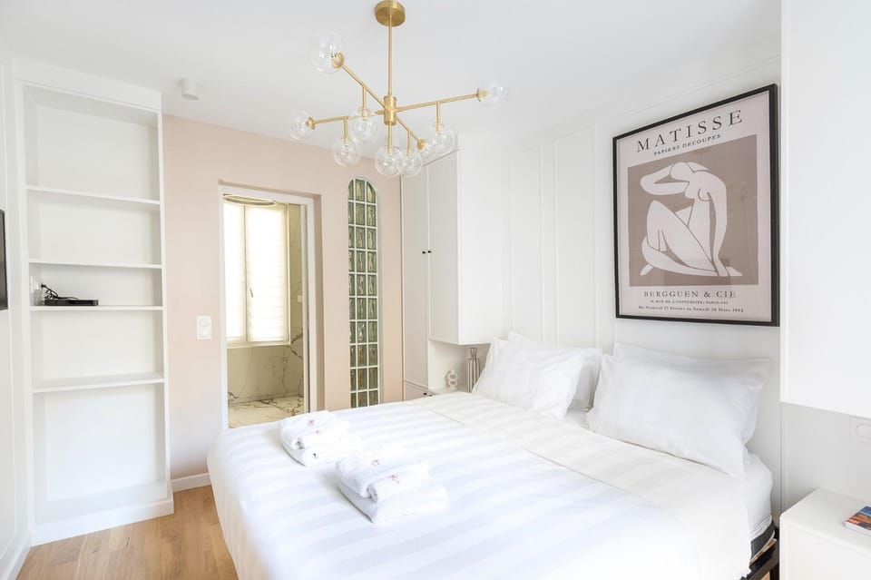 Modern 3 Bedrooms 3 Baths Full Center of Paris Apartment in Paris