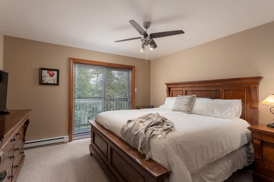 L'Aiglon - Nature Golf and Relaxation in Mont-Tremblant Chalet in Mont-Tremblant