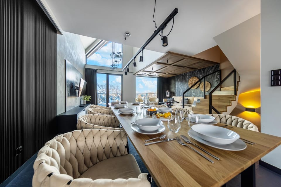 Living room, Seating area, Dining area