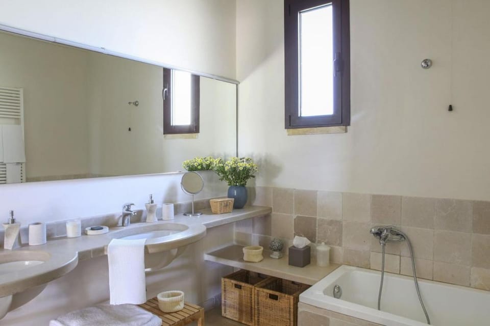 Bathroom, Bath, towels