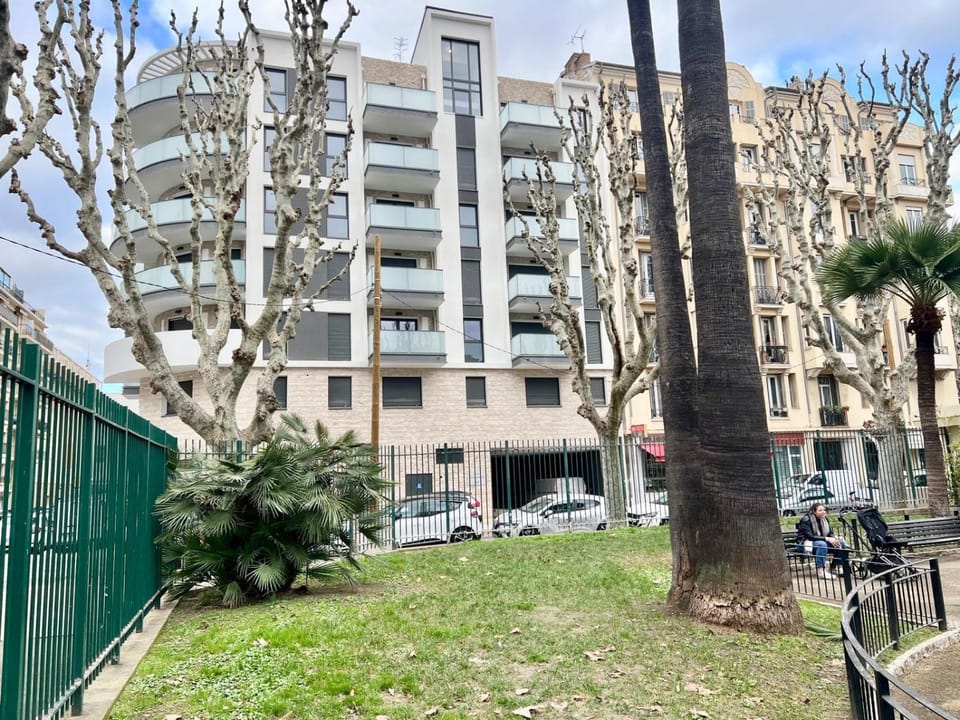 Property building, Garden view