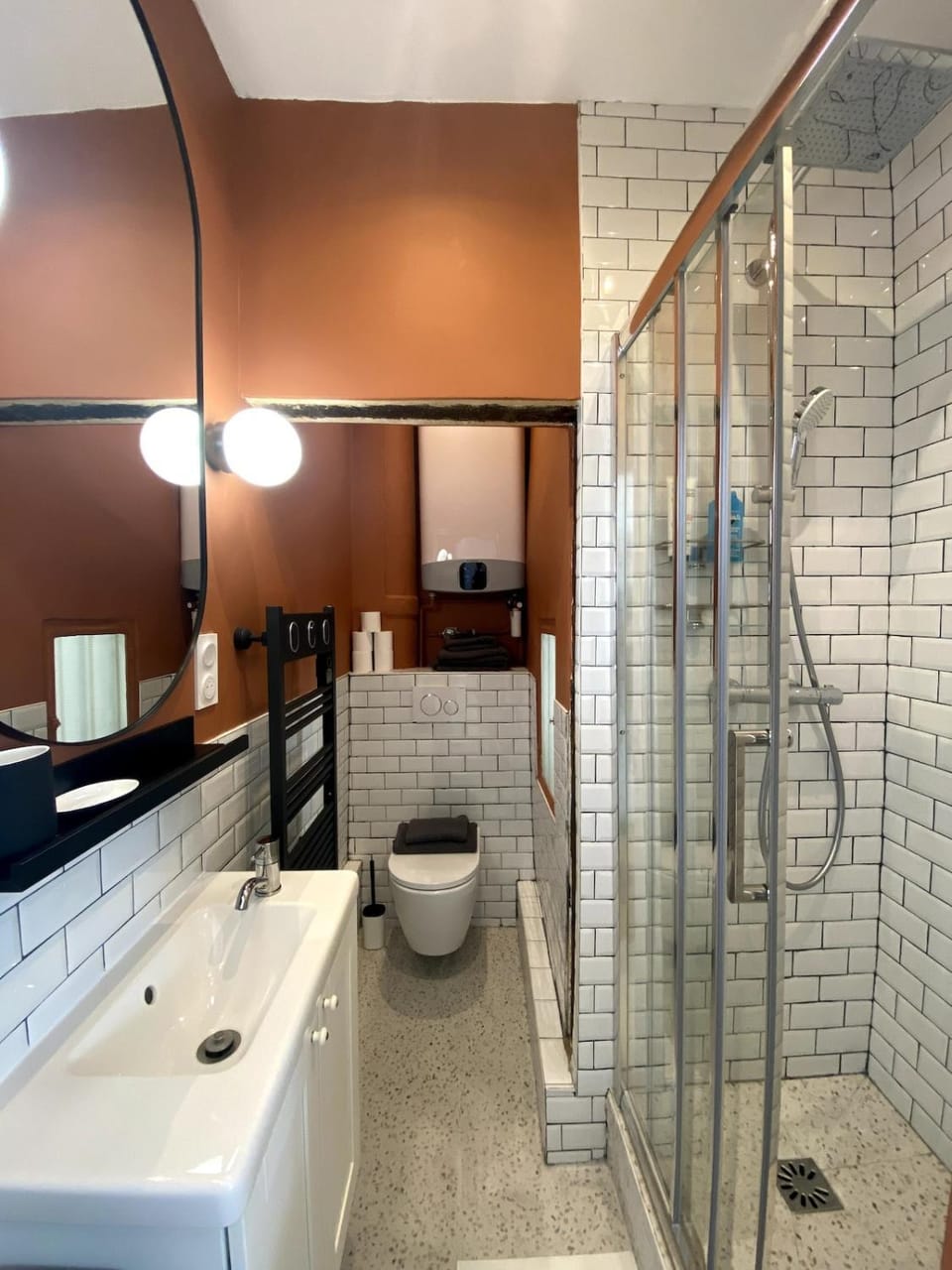 Shower, Toilet, Bathroom, towels