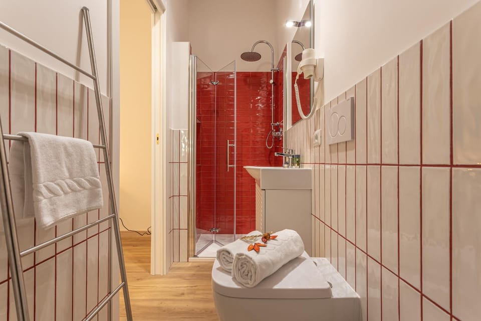 Shower, Bathroom, towels