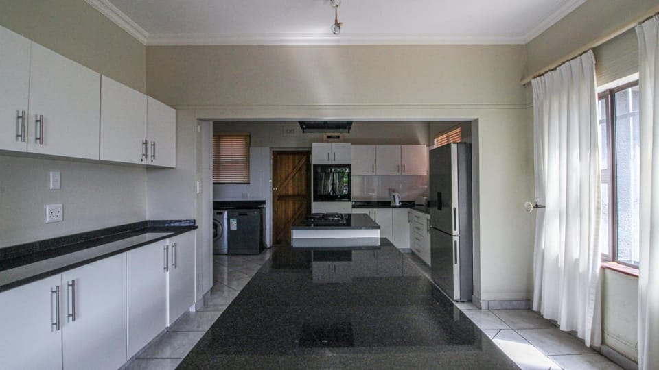 Villa Araya House in Margate
