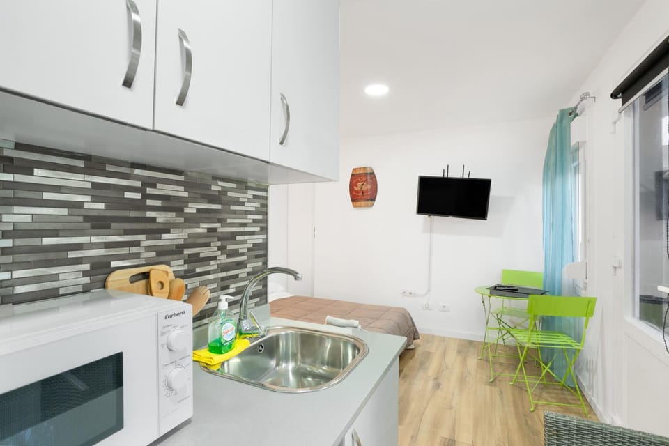 Kitchen or kitchenette, Living room