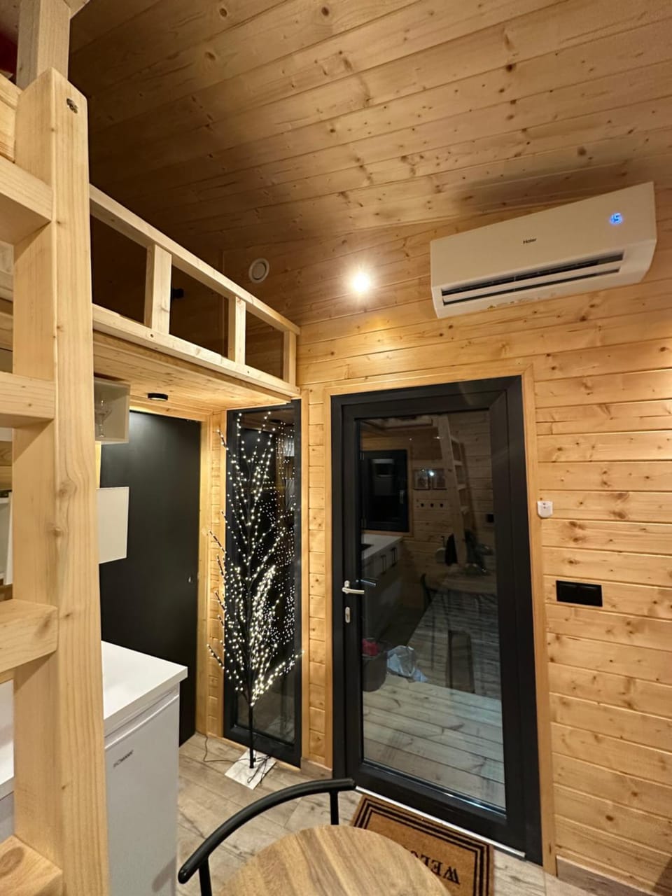 Facade/entrance, air conditioner