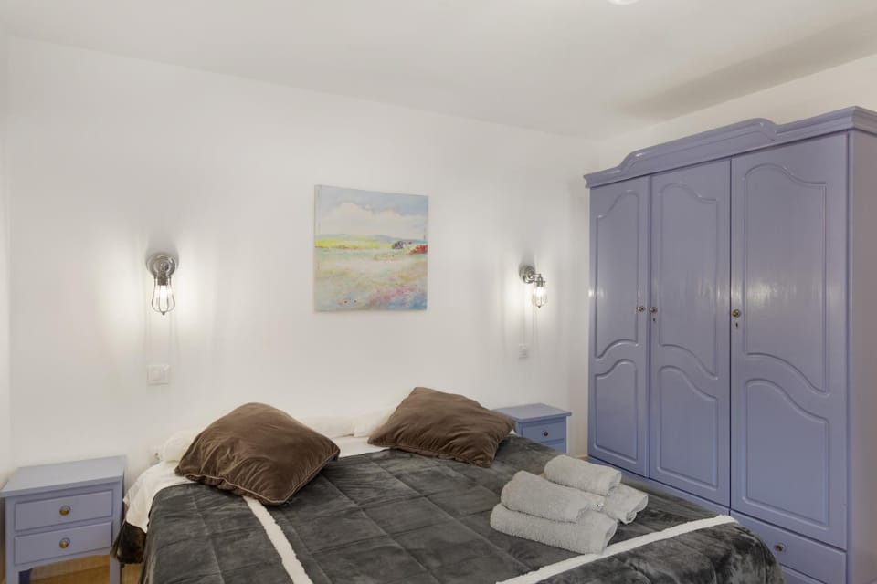 Living room, Bedroom