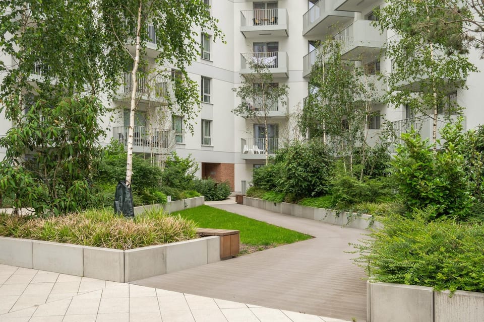 Property building, Spring, Day, Natural landscape, Garden, Garden view