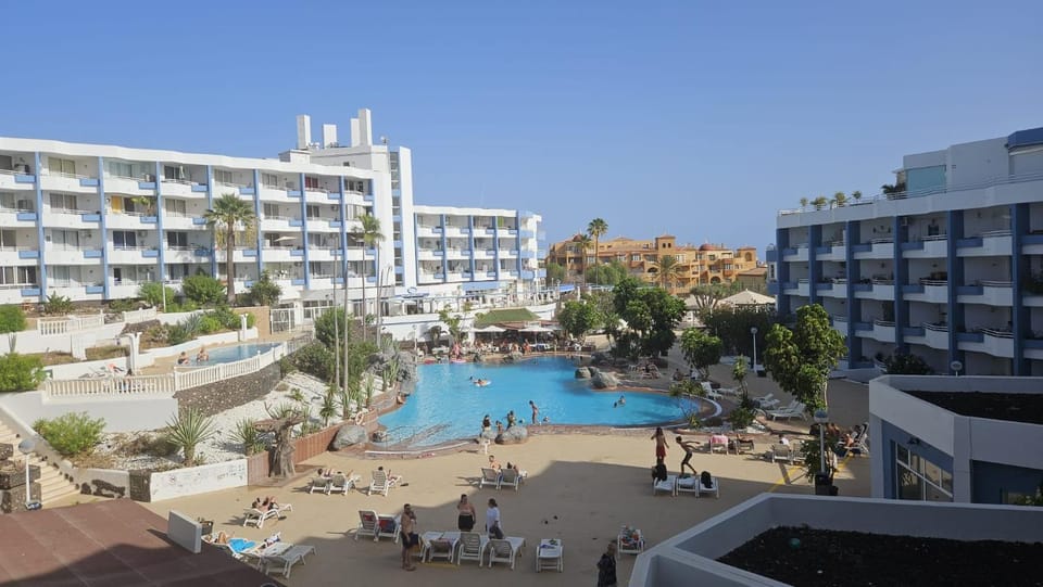 Property building, Pool view, Swimming pool, Location