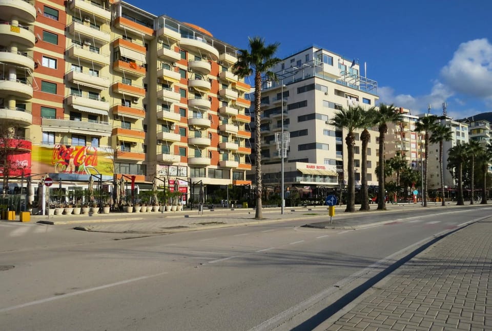 Neighbourhood, Street view
