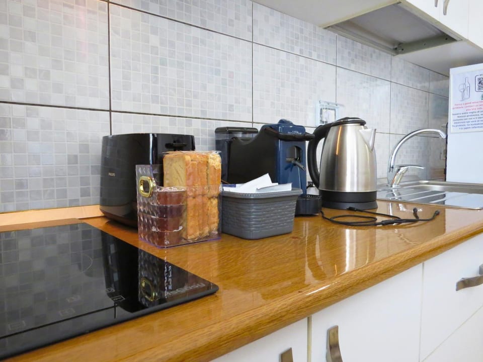 Coffee/tea facilities, Breakfast, toaster