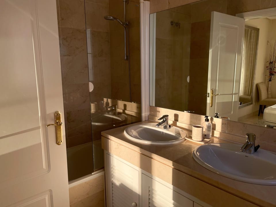 Bathroom, Bath