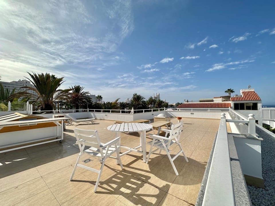 View (from property/room), Balcony/Terrace, sunbed