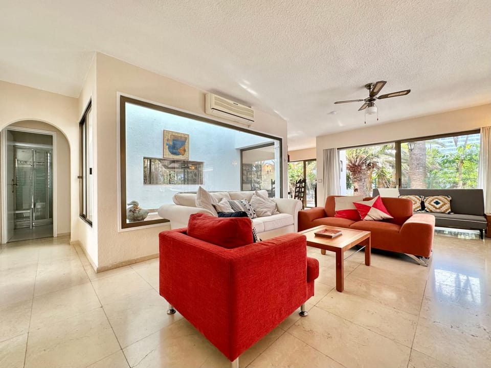 Living room, Seating area, air conditioner
