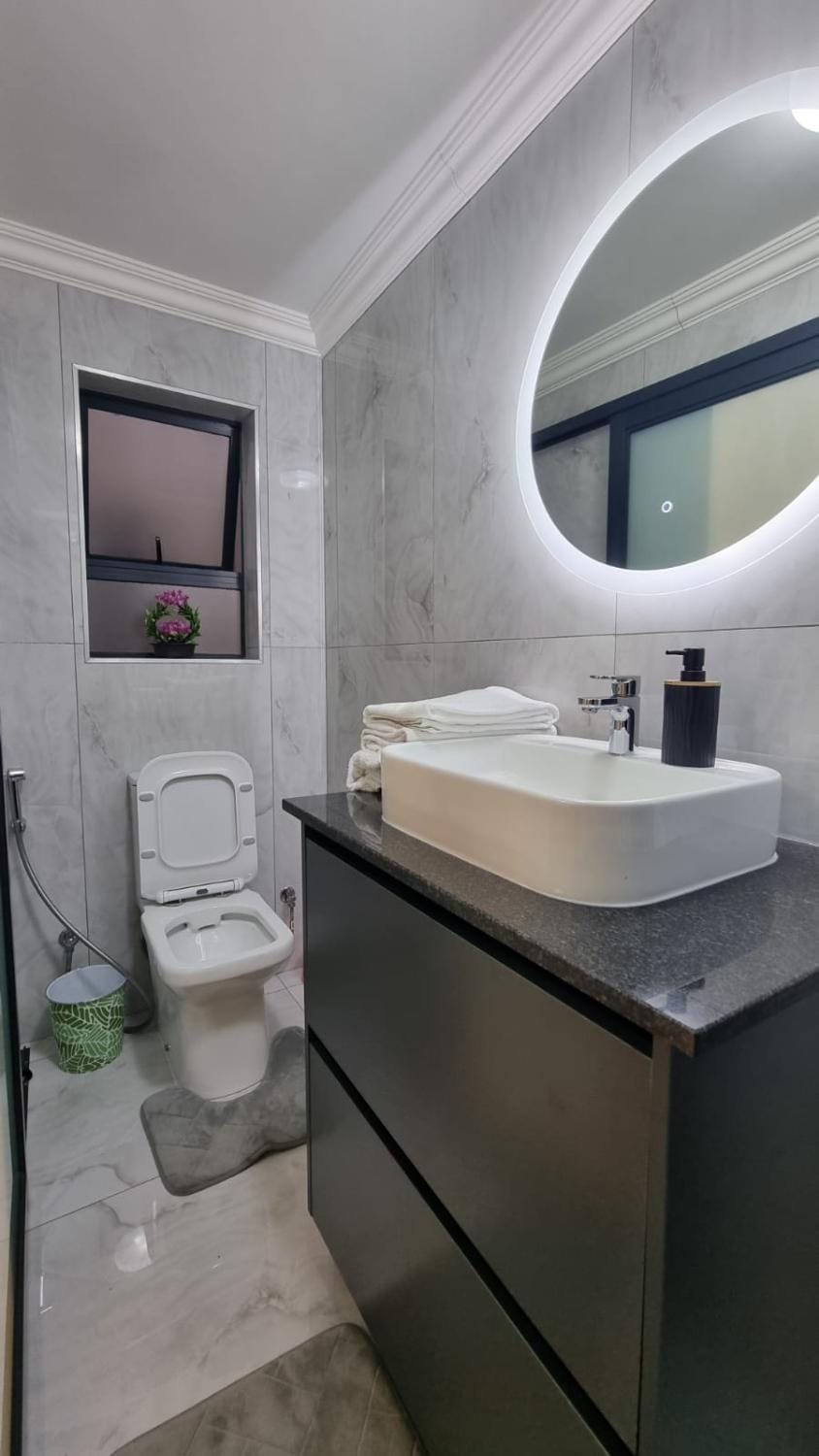 Toilet, Bathroom, towels
