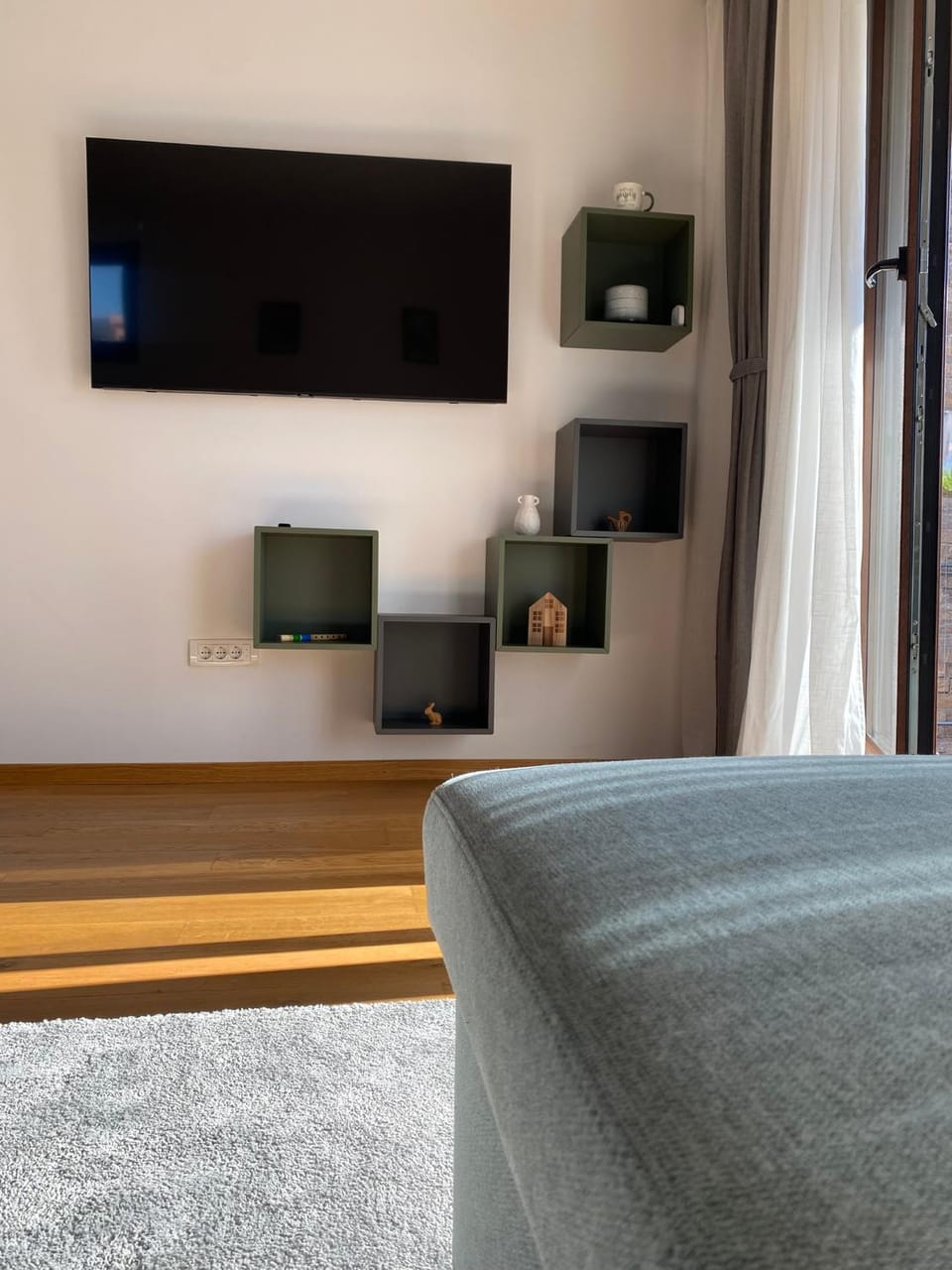 TV and multimedia, Photo of the whole room