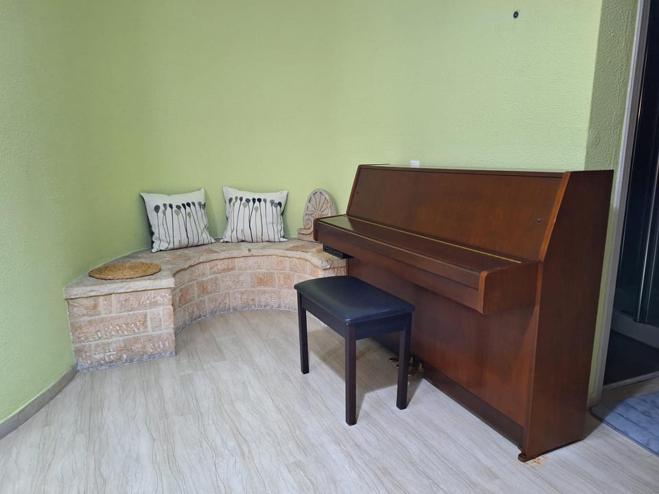 Comfort Kolonaki Stay - Piano & Art Apartment in Athens