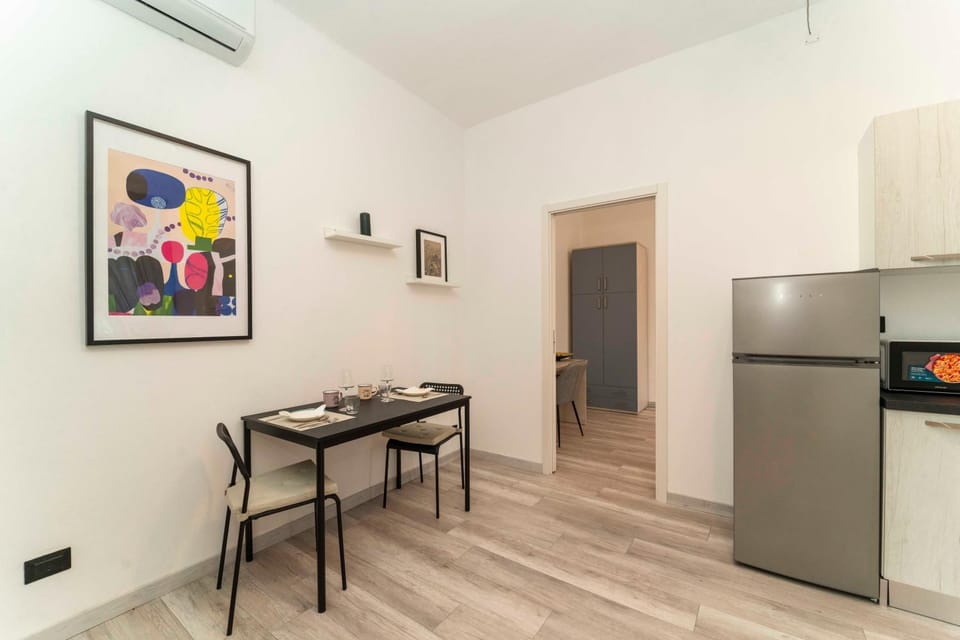 Kitchen or kitchenette, Dining area, minibar, oven, pet friendly, stove