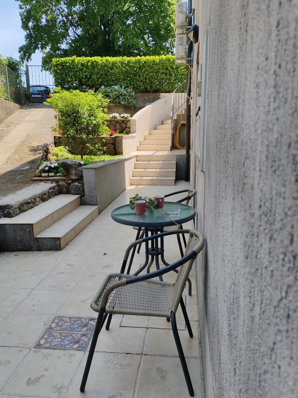 Facade/entrance, Balcony/Terrace