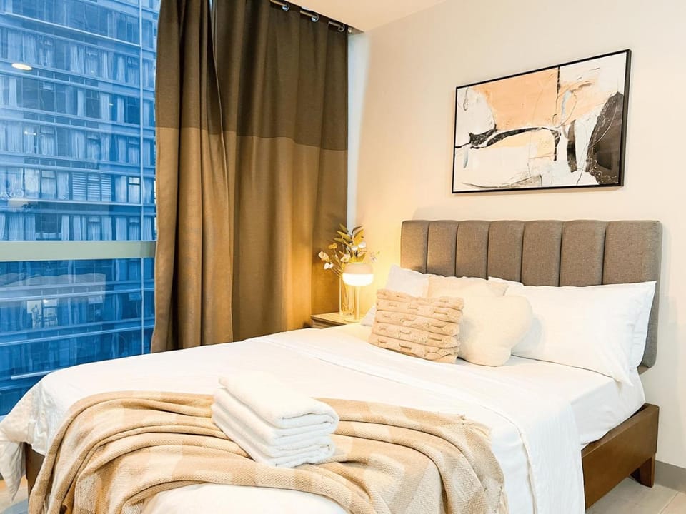 Prime 1br Condo Infront Grand Hyatt BGC #oursw20d1 House in Makati