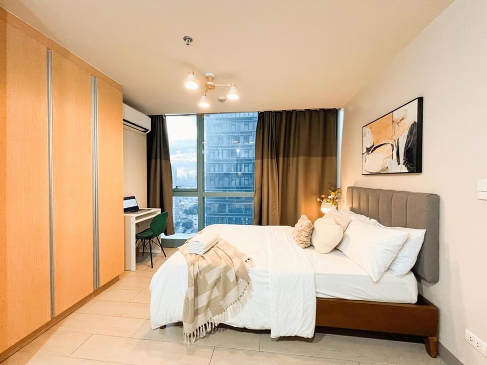 Prime 1br Condo Infront Grand Hyatt BGC #oursw20d1 House in Makati