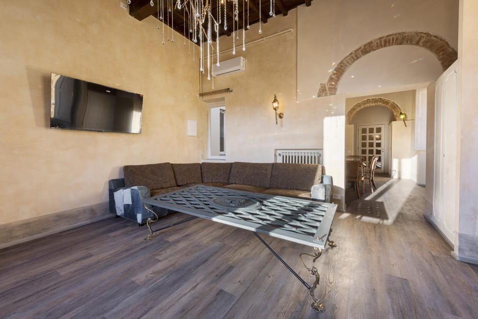 TV and multimedia, Seating area