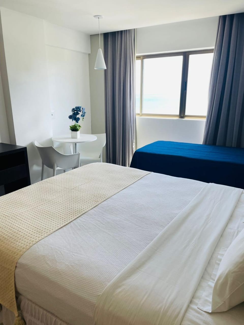 Bed, Seating area, Bedroom
