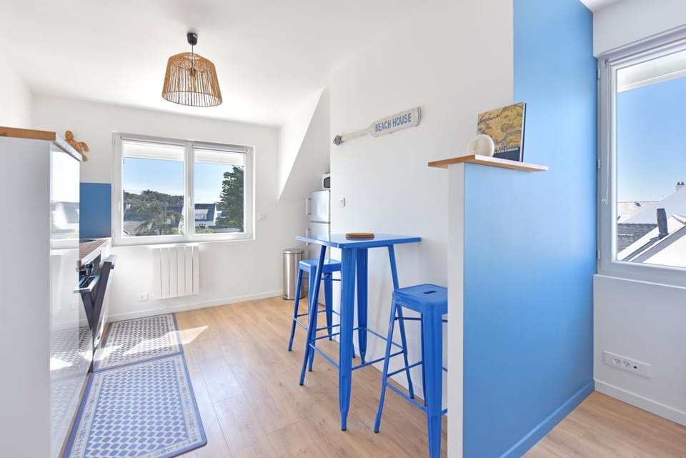Dining area, kitchen