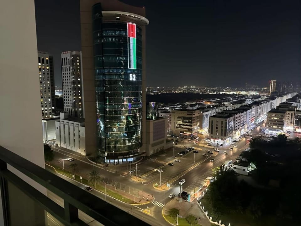 Wonder Balcony Stay Abu Dhabi Hostel in Abu Dhabi