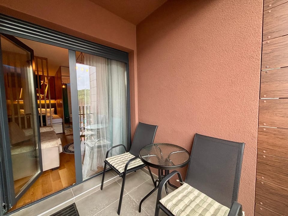 View (from property/room), Balcony/Terrace, Seating area