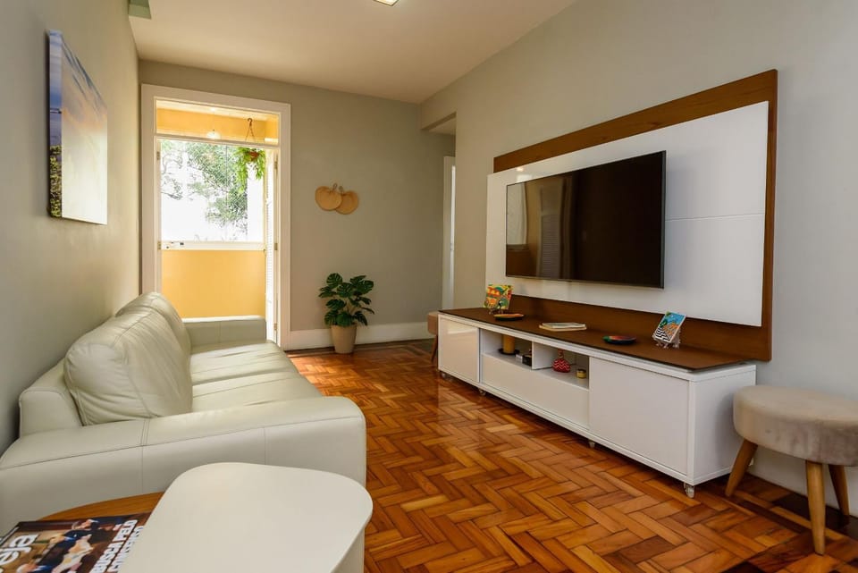 Charming 2 BDRs 250m from the Beach | CR 73/503 Apartment in Rio de Janeiro