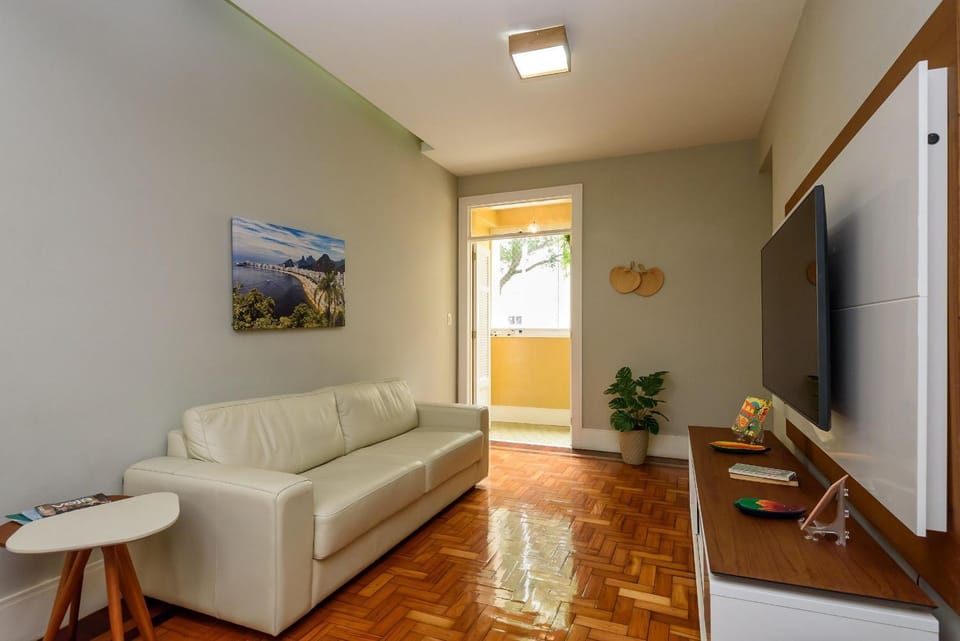 Charming 2 BDRs 250m from the Beach | CR 73/503 Apartment in Rio de Janeiro