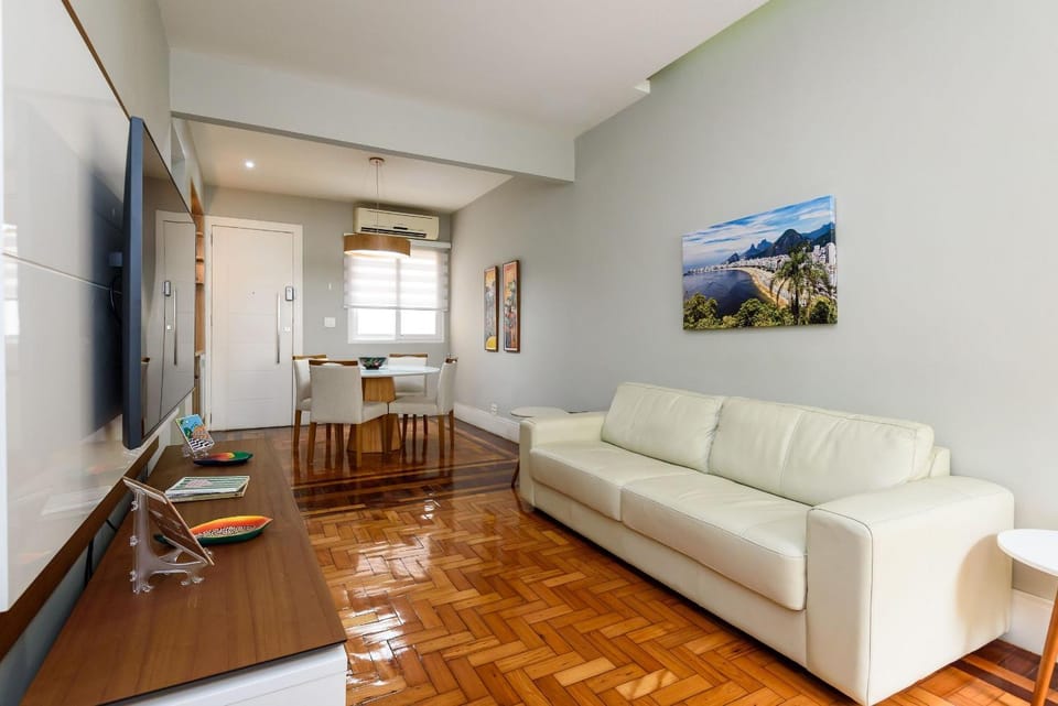 Charming 2 BDRs 250m from the Beach | CR 73/503 Apartment in Rio de Janeiro
