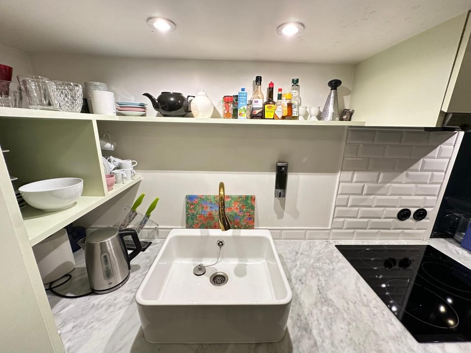Coffee/tea facilities, Kitchen or kitchenette