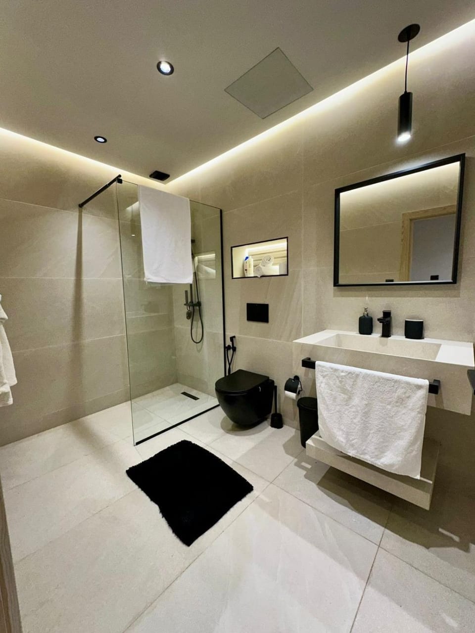 Shower, Bathroom, towels
